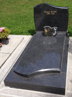 pierre tombale cimetiere de neuilly sur seine